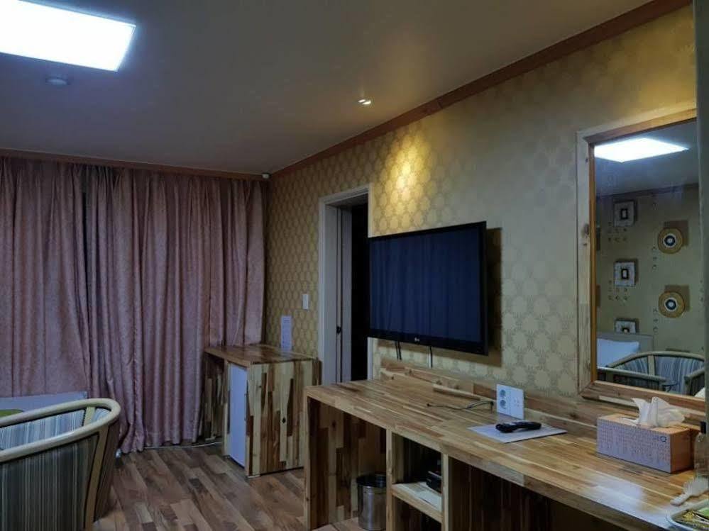 פיאונגצ'אנג Green And Blue Hotel מראה חיצוני תמונה